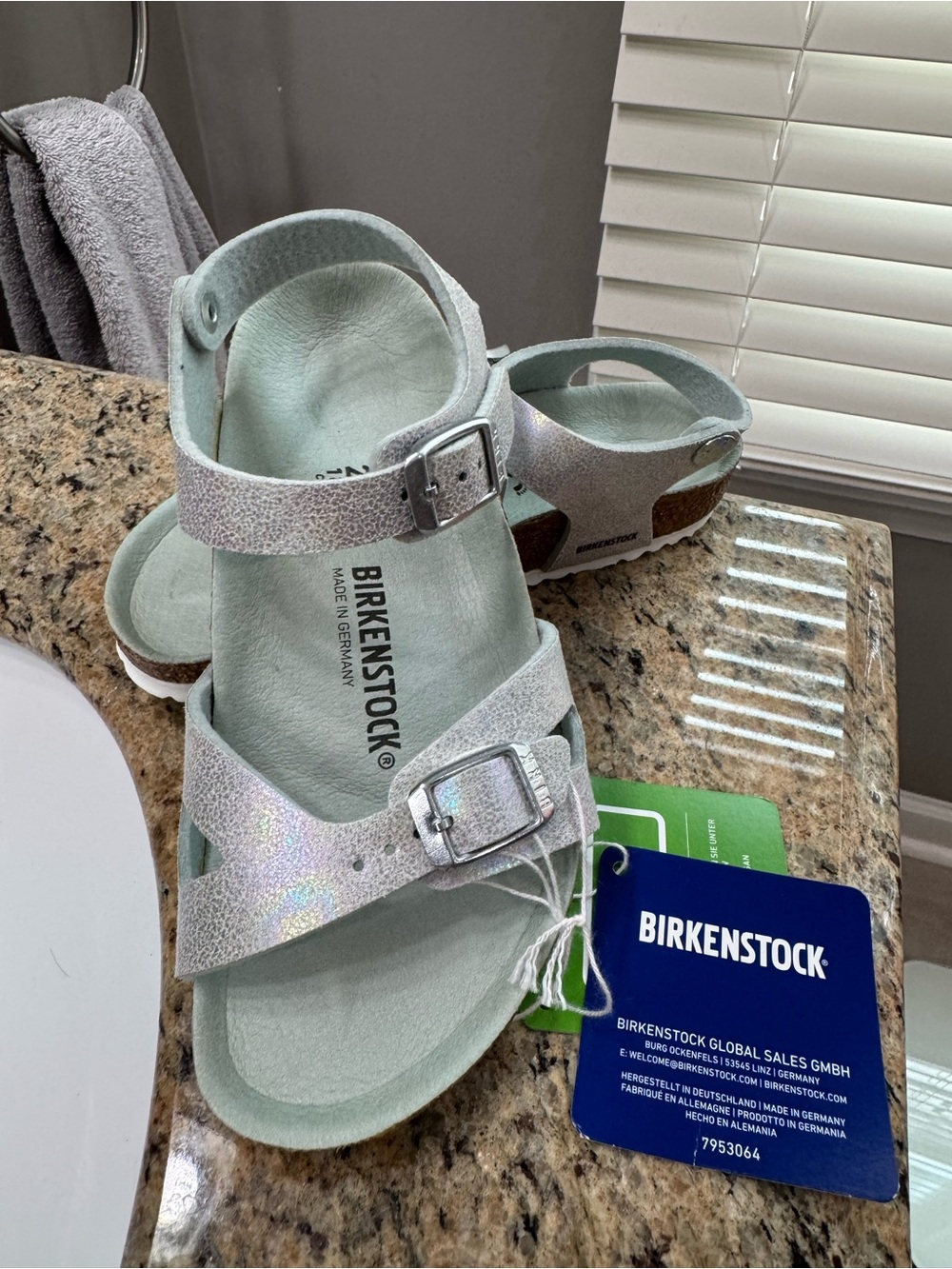 💙🆕Birkenstock Rio Kids Sandals Vegan Iridescent Matcha, Size 29💙